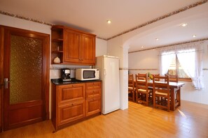 Frigorifero, microonde, forno, lavastoviglie