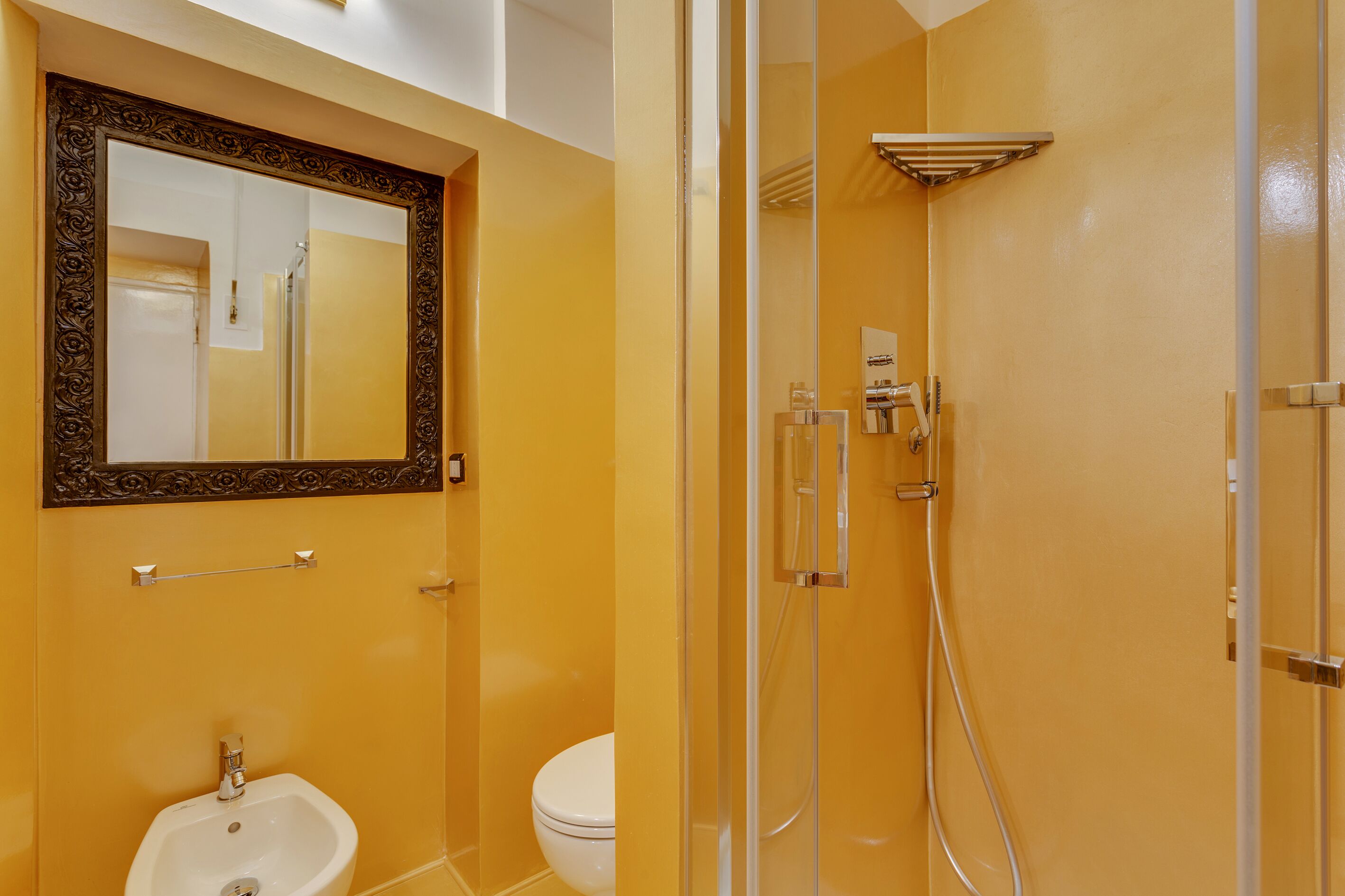 シャワー、ヘアドライヤー、ビデ、タオル