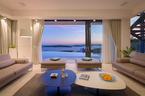 TV - Luxury Villa Princess of Hvar with Pool (Hvar)