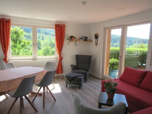 Televisie, boeken en een stereo