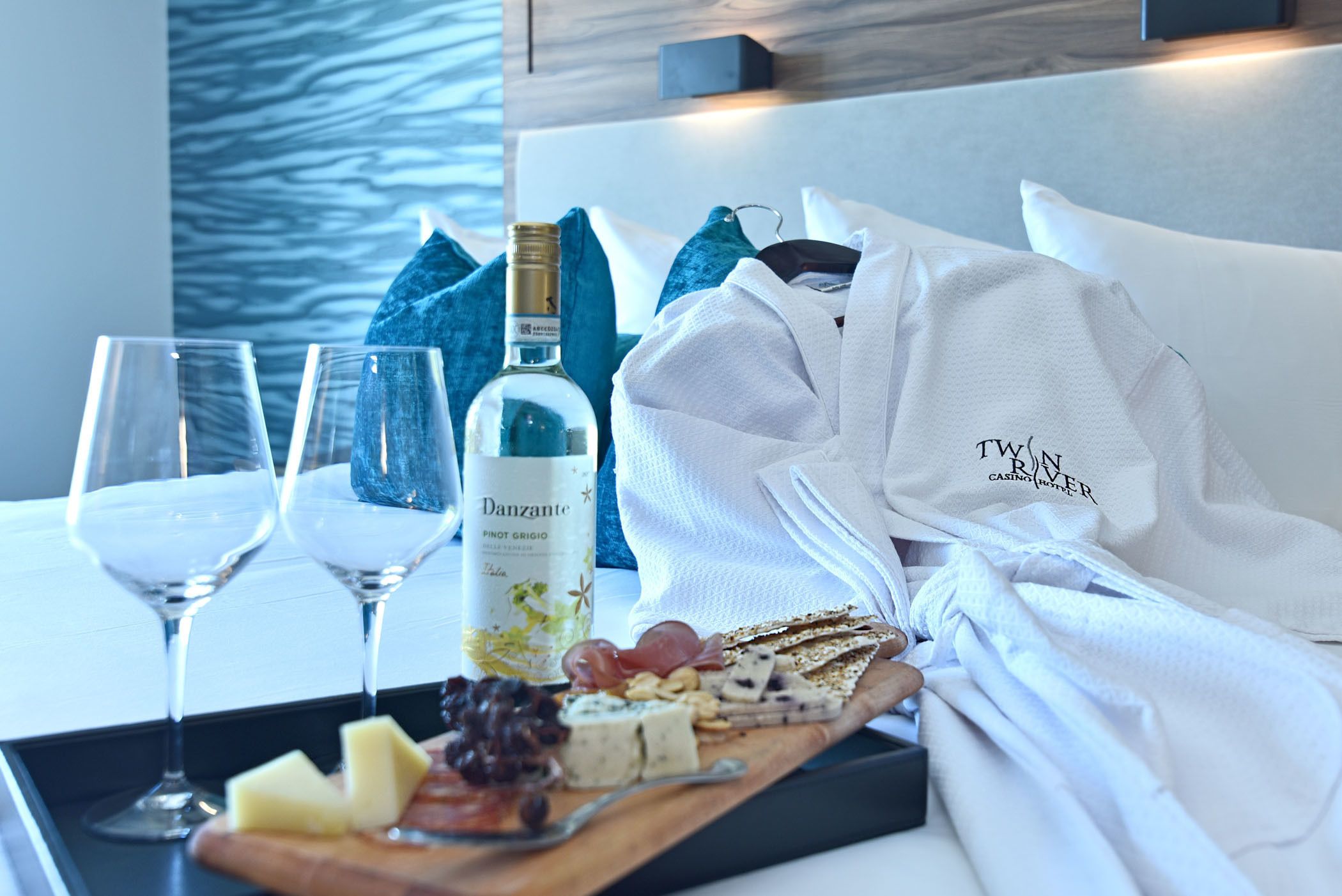 egyptian cotton sheets, premium bedding, pillow-top beds, in-room safe