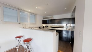 Fridge, oven, stovetop, dishwasher - Tastefully decorated 3 room on the second floor. (St. Moritz)