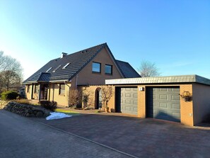 Unclassified image, 5 of 16, button