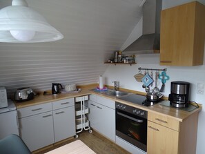 Frigorifero, microonde, forno, macchina per tè/caffè