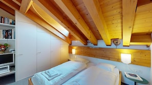 1 bedroom, desk, iron/ironing board, WiFi