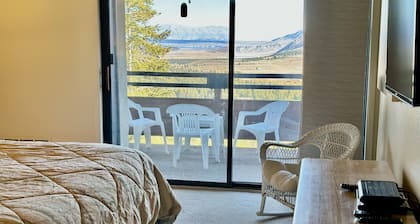 Updated Mountainside Mammoth Condo with Amazing Views-Close to Lakes and Trails!
