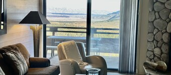 Ski-in, Ski-Out uppdaterad Mammoth Condo med fantastisk utsikt
