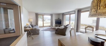 Modern and tastefully furnished 3-room apartment on the ground floor, entrance h