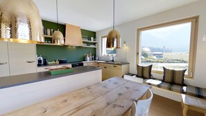 Kühlschrank, Ofen, Herdplatte, Geschirrspüler