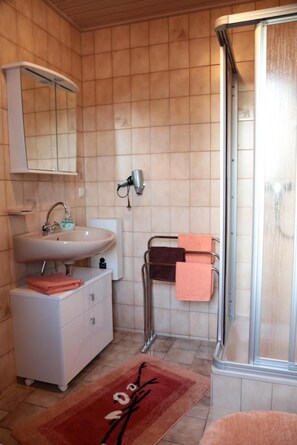 Unclassified image, 2 of 14, button