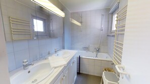 Hårføner og håndklær