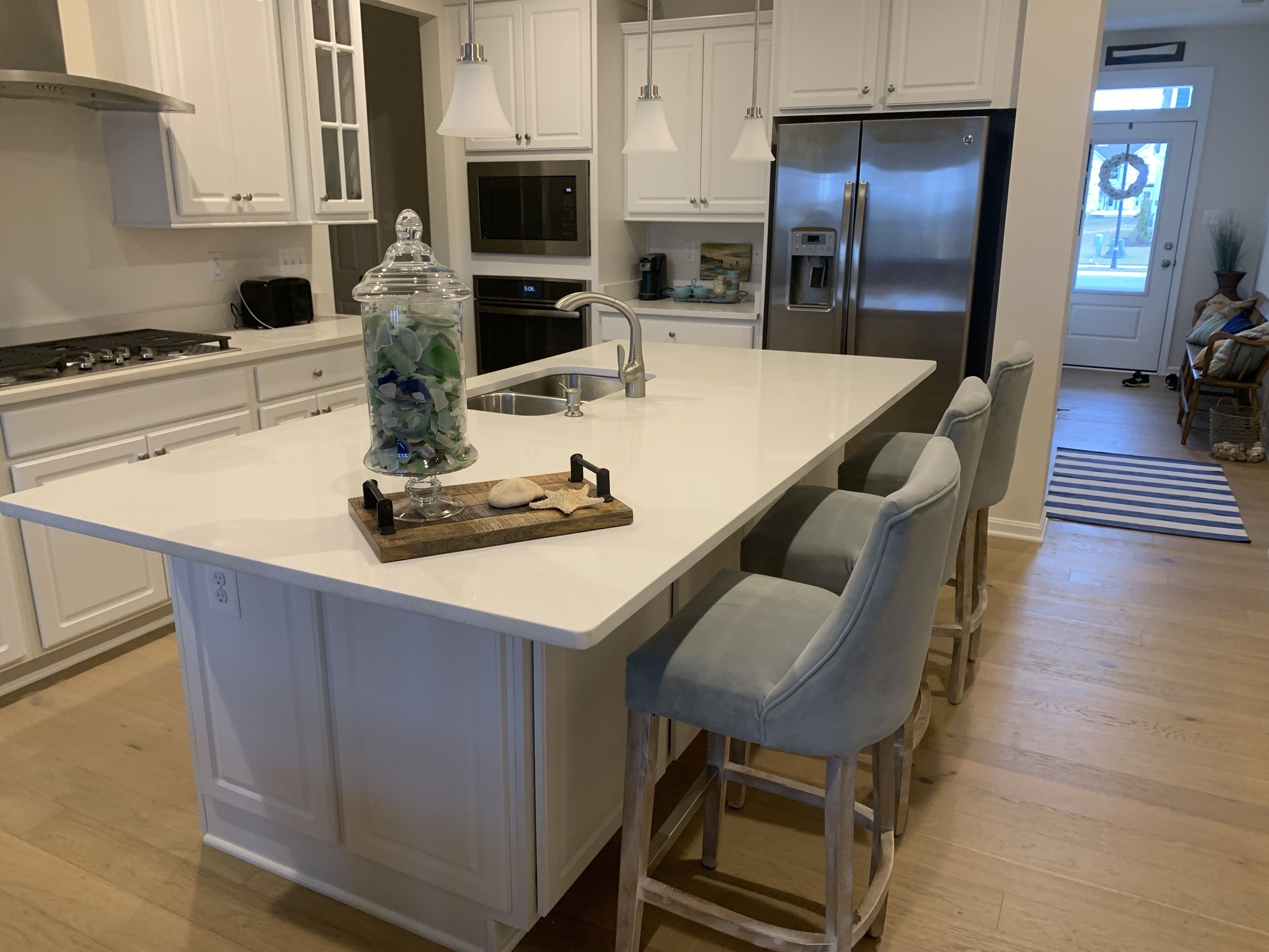 Beautiful new 4BR villa 1.5 from Bethany Boardwalk! Save with early booking!