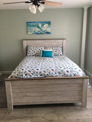 3 bedrooms, desk, iron/ironing board, free WiFi