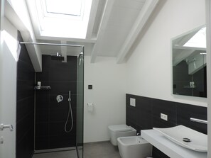 Haartrockner, Toilettenpapier