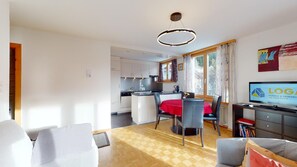 Fernseher, Stereoanlage