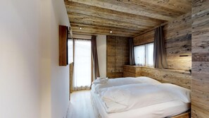 2 soverom, strykejern/-brett, wi-fi (mot et tillegg) og sengetøy