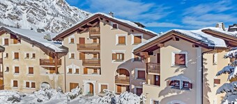 Quiet 4-roomed apartment in the attic.