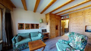 Télévision, chaîne hi-fi