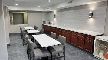 فطور مجهز للتنقل مجانًا يوميًا