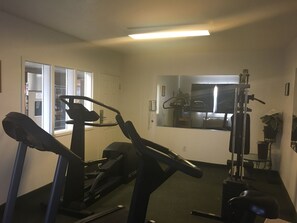 Fitness facility - Traveler's Inn Carlin NV near Elko (Carlin)