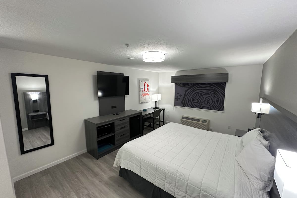 Desk, rollaway beds, free WiFi, bed sheets