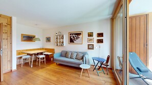 TV, stereo - 2-room apartment, 50 m², on the 1st floor. (Celerina/Schlarigna)