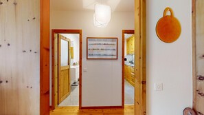 Interior - 2-room apartment, 50 m², on the 1st floor. (Celerina/Schlarigna)