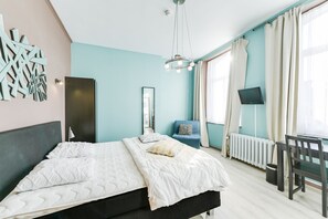 8 chambres, fer et planche à repasser, accès Internet