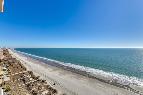 Large Direct Oceanfront Condo
