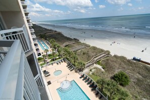 Piscine couverte, piscine extérieure