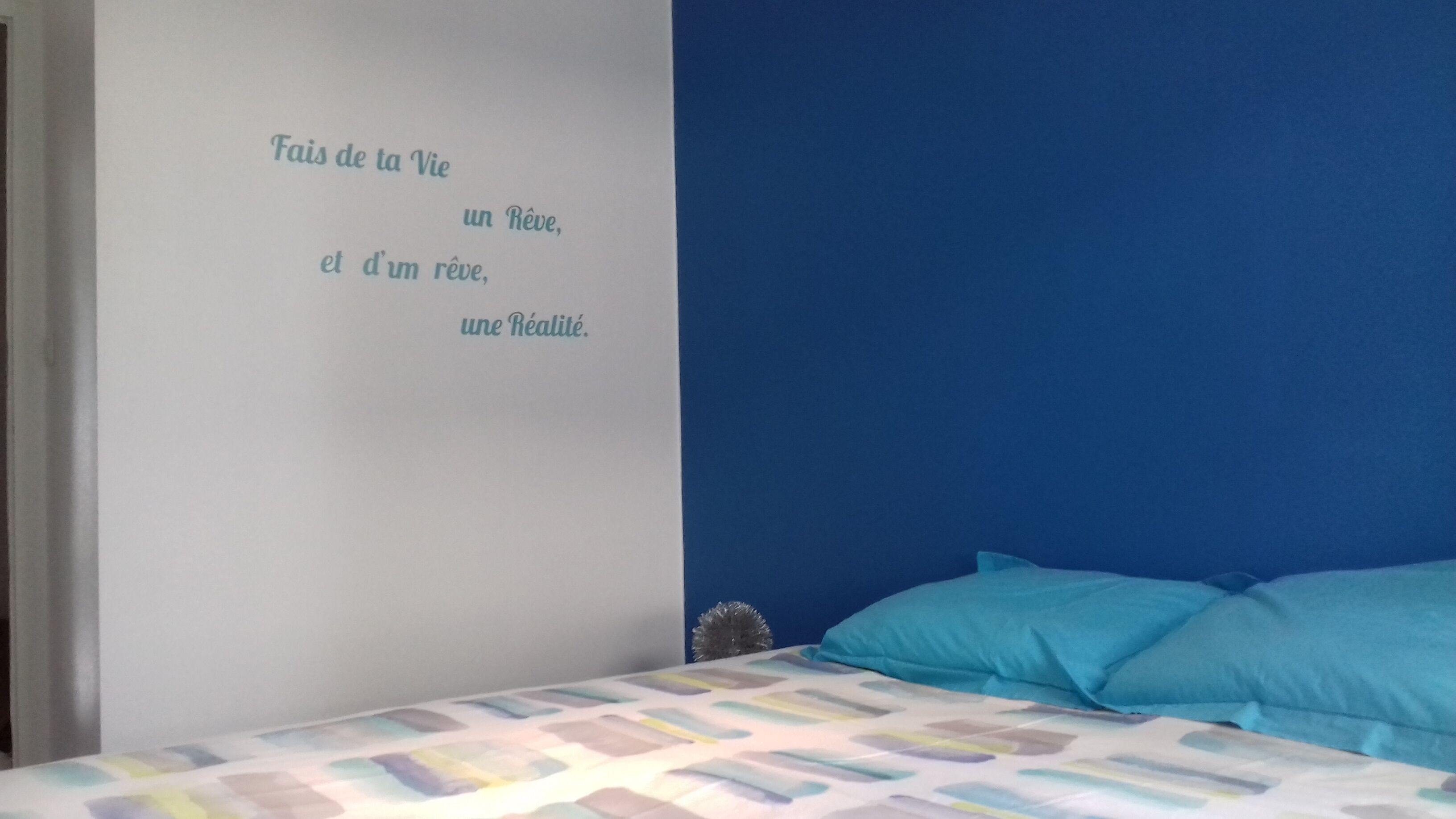 1 sovrum, internet och sängkläder