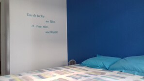 1 chambre, accès Internet, draps fournis