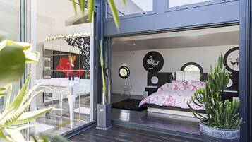 5 habitaciones, tabla de planchar con plancha, wifi y ropa de cama