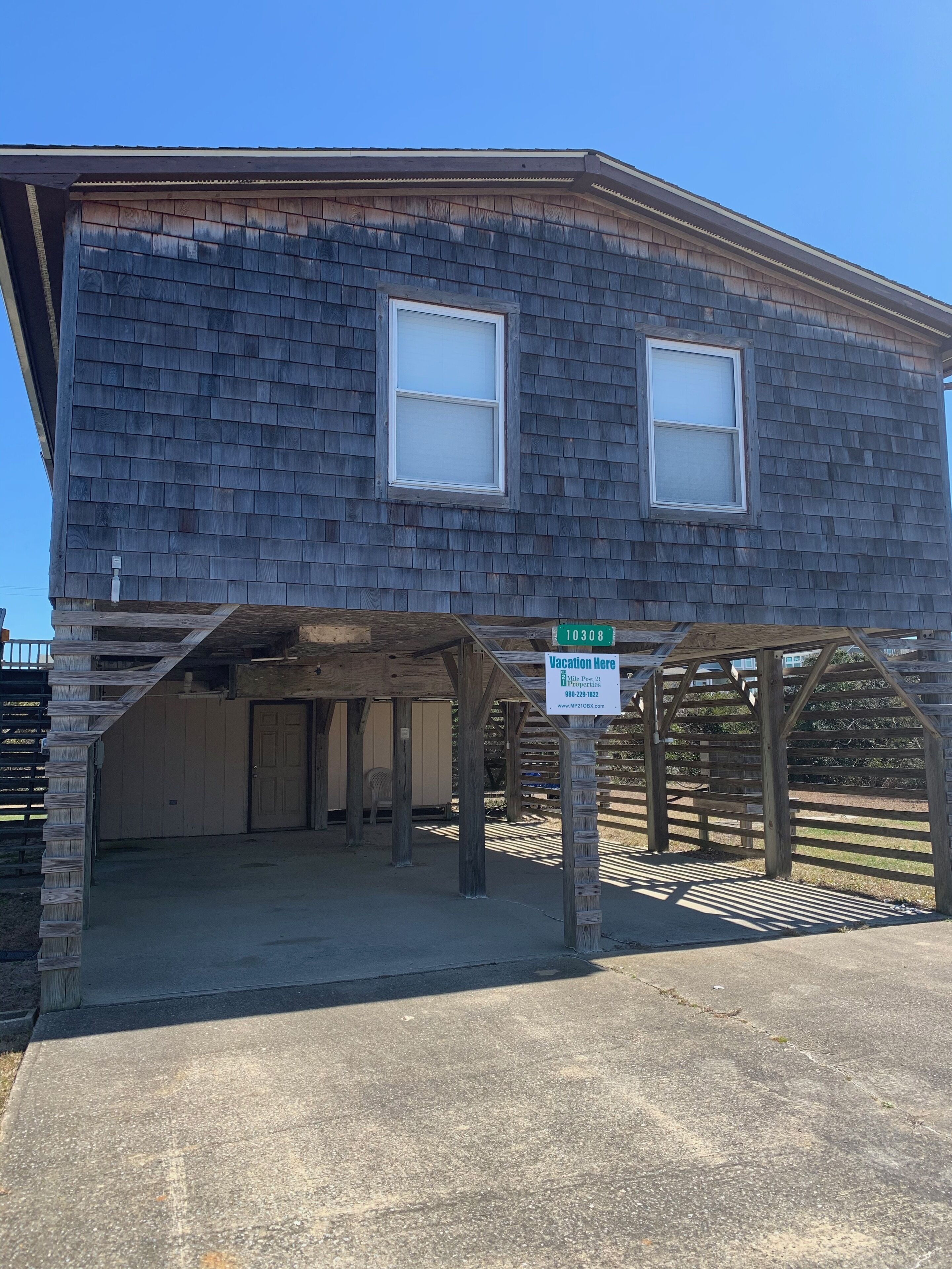 Family Cottage in South Nags Head with easy beach access!!