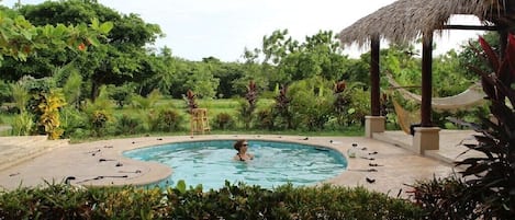 Utomhuspool