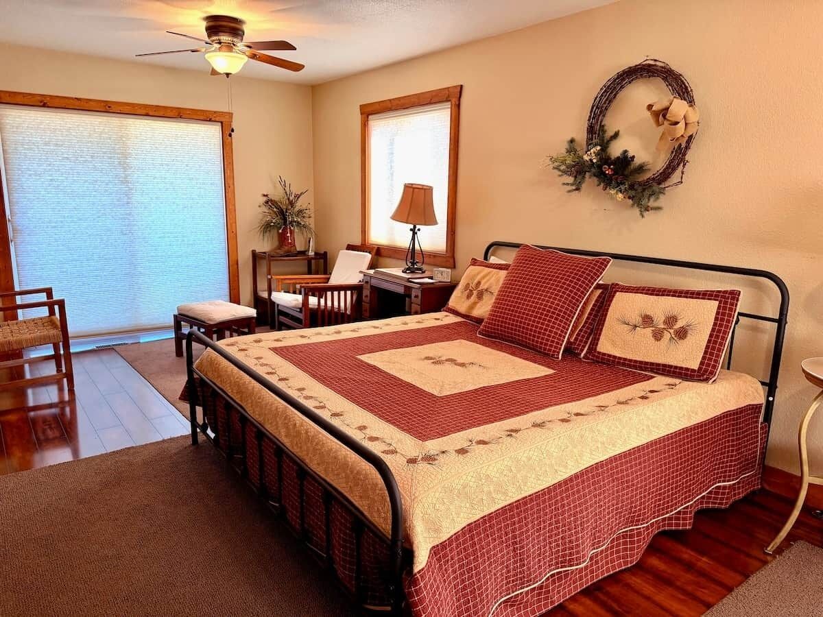 4 chambres, bureau, Wi-Fi gratuit, draps fournis