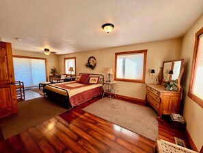 4 bedrooms, desk, free WiFi, bed sheets - Upper Aspen Lakehouse (Victor)
