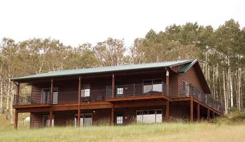 *Upper* Aspen Lakehouse Cabin at Skagway Reservoir