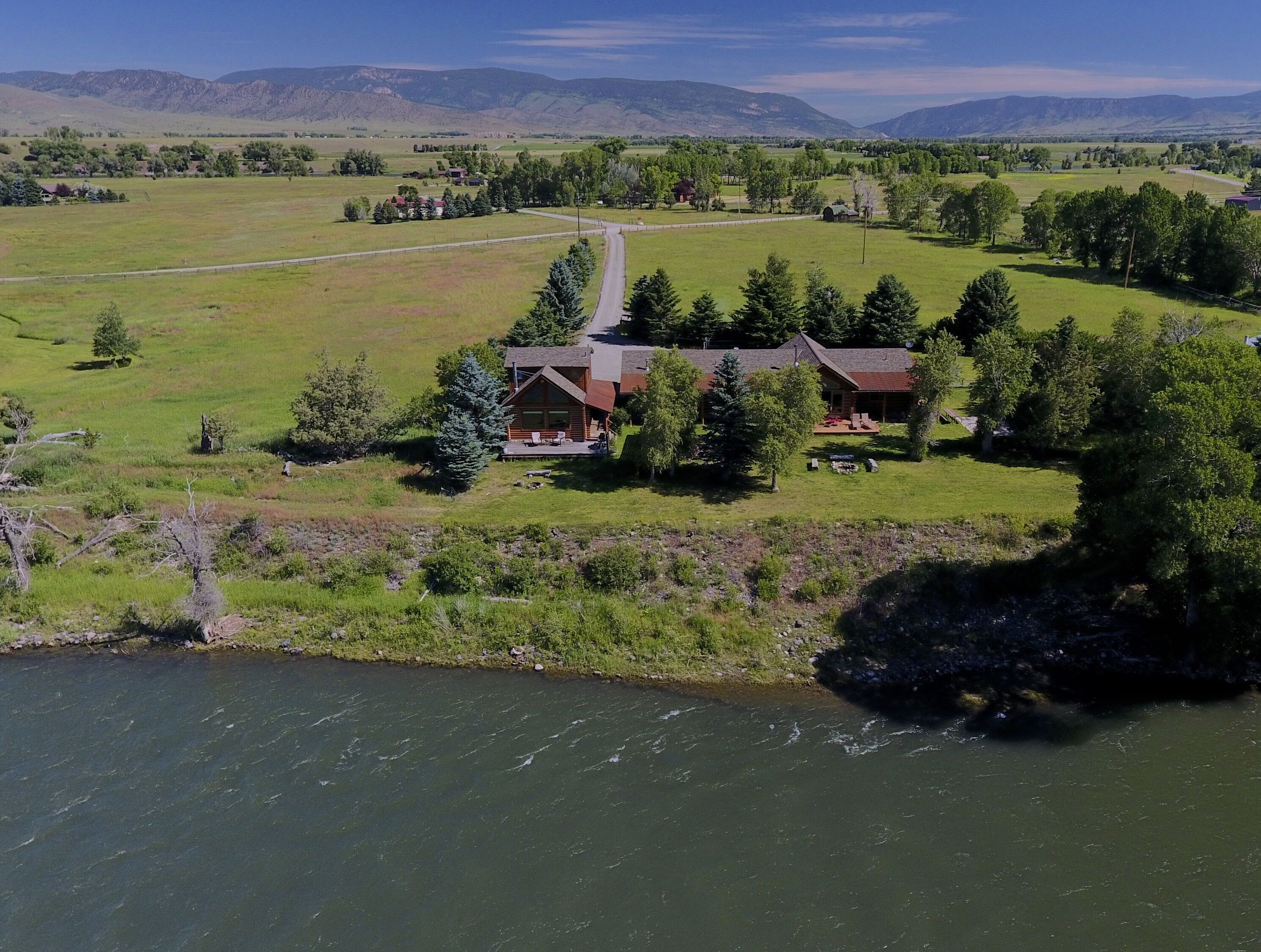 Riverfront living Near Chico Hot Spring, Sage Lodge,  CopperRose, & Stoneflower