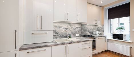 Fridge, microwave, oven, stovetop
