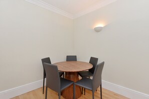 Dining - Luxury 2bed in the heart of Mayfair (London)