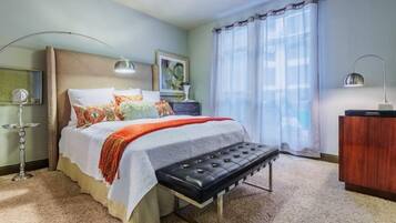 Iron/ironing board, free WiFi, bed sheets