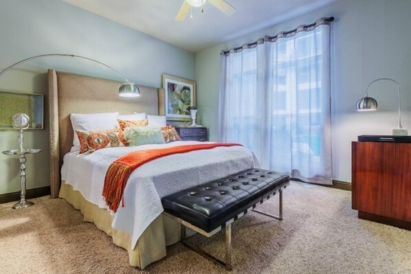 Iron/ironing board, free WiFi, bed sheets