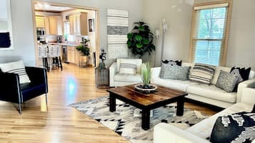 Una Smart TV, una oficina