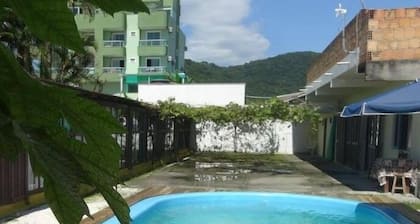 Hostel e Quarto Camping Bombinhas