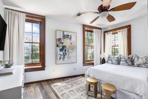 2 室のベッドルーム、アイロン / アイロン台、WiFi (無料)、ベッドシーツ