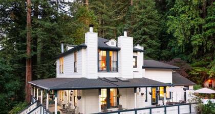 Relax by Russian River, spacious 6-bedroom retreat