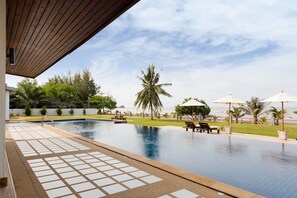 Outdoor pool - Beach house - Villa Suntropic, Koh Chang area, Chanthaburi (Tambon Khlong Pun)