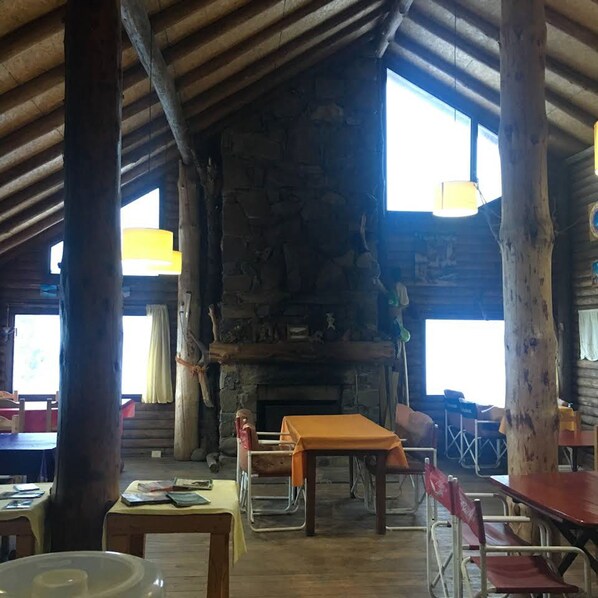 Breakfast, lunch and dinner served