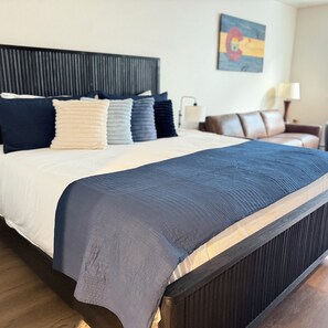 WiFi, bed sheets - Newly Remodeled Studio at the Base Winter Park-Can’t beat the location! (Winter Park)